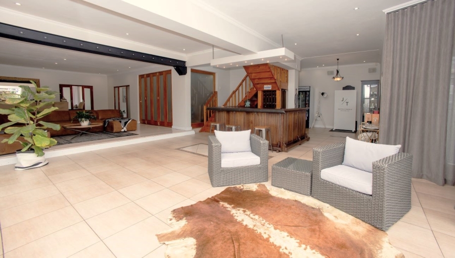 5 Bedroom Property for Sale in Nahoon Eastern Cape